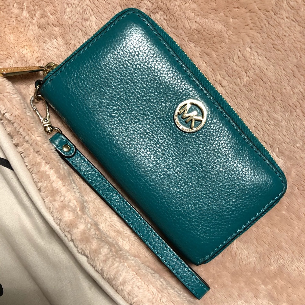 Michael Kors Wristlet Wallet